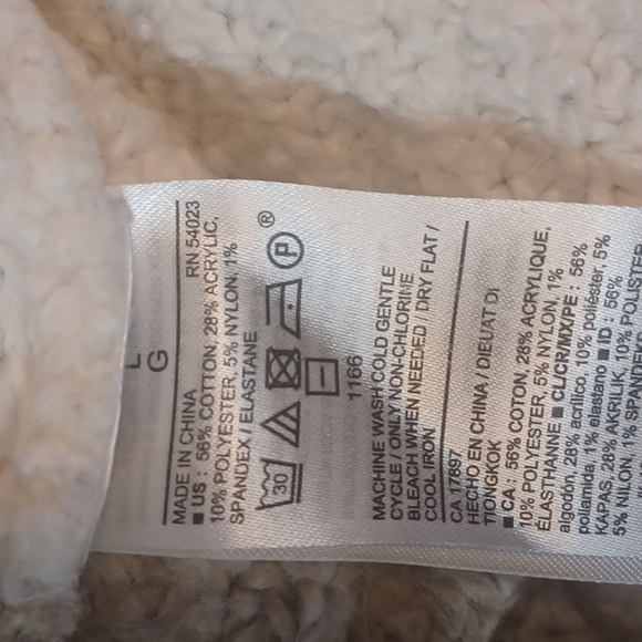 Old Navy Sweater - Picture 10 of 10